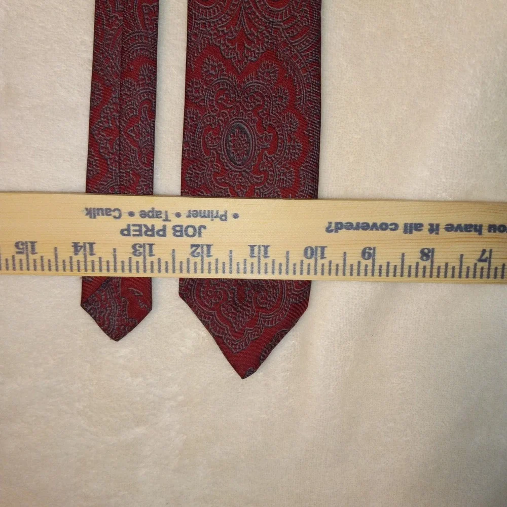 VTG Miller & Rhoads Silk Skinny Tie PAISLEY RED SOIE CHAMPS ELYSEES